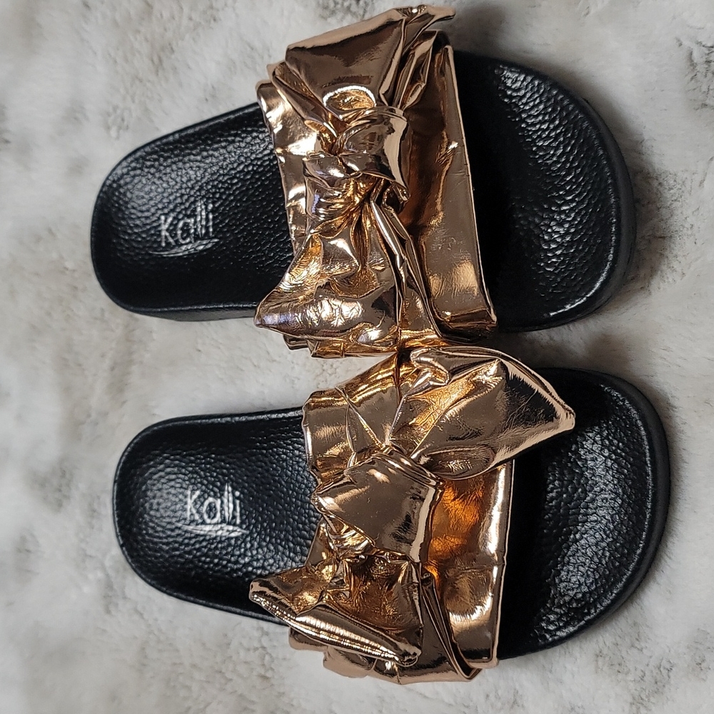 Girls Chrome slides
